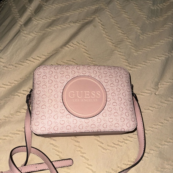 New guess bag without tags never used - Picture 3 of 4